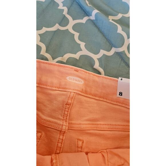 Old Navy Women’s Peach Mid-Rise Distressed Shorts Size 8 | 5” Inseam | NWT - Picture 3 of 8